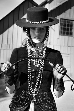 Goth Cowboy, Áo Blu, Western Womens Fashion, Ellen Von Unwerth, Mode Boho, Western Women, Fashion Blogger Style, Equestrian Outfits, Cow Girl