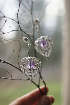 Totally handmade winter-cherry (physalis) earrings with a little stone in the center. Please note the size, it's quite long. Cape Gooseberry, Winter Earrings, Fantasy Decor, Elf Ears, Cherry Earrings, Wrap Earrings, Botanical Jewelry, Ear Cuffs, Cuff Earrings