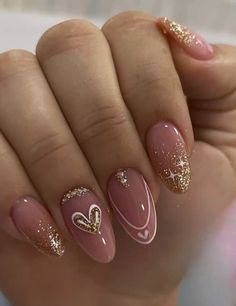 Nail 2024 Trends, Goldfish Nails, Japanese Nail Art Elegant, Christmas Nails Trendy, Hottest Nail Trends, Gold Accent Nail, Nail Art Noel, Glitter Nails Acrylic, Beauty Hacks Nails