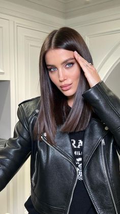 Brown Hair Inspiration, Hair Color Chocolate, Haircuts For Medium Hair, Haircuts Straight Hair, Haircuts For Long Hair, Long Hair Cuts, Brunette Hair, Brunette Hair Color, Perfect Hair