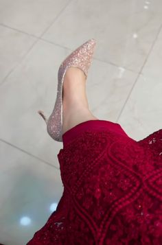 Heels Aesthetic, Girly Dp, Snapchat Story, Pakistani Fashion Party Wear, Beautiful Pakistani Dresses, Red Suit, Classy Photography, Dress Aesthetic