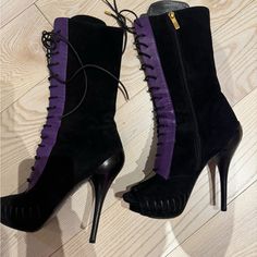 Worn Once, These Boots Are Beautiful And Elegant, Very Comfortable! Color Black And Purple Versace Shoes, Black And Purple, Platform Boots, Shoes Heels Boots, Black Heels, Purple And Black, Shoes Women Heels, Heeled Boots, Versace