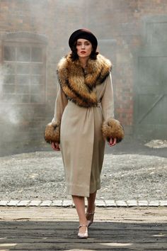 Peaky Blinders Fashion Women, Peaky Blinders Women Fashion, Peaky Blinders Outfit Women, Peaky Blinders Outfit, Peaky Blinders Fashion, Costume Peaky Blinders, Peaky Blinders Costume, Peaky Blinders Theme, Sophie Rundle