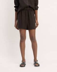 The Linen Easy Short Black – Everlane Back Patch, Linen Women, Capsule Wardrobe, Patch Pocket, Womens Shorts, Black