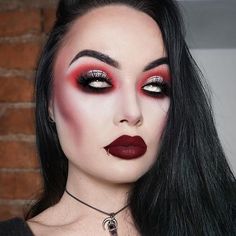 Dracula Makeup, Geek Products, Vampire Makeup Halloween, Halloween Makeup Witch, Halloween Makeup Tutorial Easy, Goth Makeup Tutorial, Makeup Clown, Easy Halloween Makeup, Halloween Make-up Looks