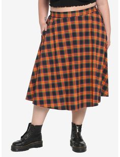 Midi Skirt Plus Size, Retro Skirt, Skirt Plus Size, Black Retro, Plus Size Fits, Socks And Tights, Plaid Skirt, Plaid Skirts, Black Plaid