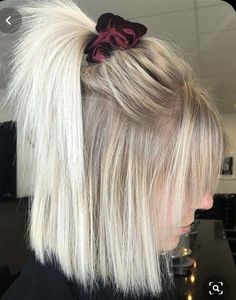 Chignon Simple, Updos For Short Hair, Medium Blonde Hair, Penteado Cabelo Curto, Short Hair Updo, Trending Hairstyles, Short Blonde Hair, Hair Dos, Cute Hair