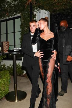 Maxi Velvet Dress, Dinner Party Dress, Hailey And Justin, Hailey Justin, Justin And Hailey, Hailey Baldwin Style, Justin Hailey, Evening Dresses With Sleeves