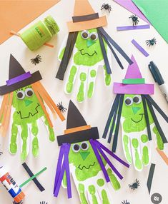 Halloween Kita, Halloween Handprint Crafts, Halloween Handprint, Bricolage Halloween, Halloween Infantil, Ghost Crafts, Halloween Crafts Preschool, Halloween Crafts For Toddlers, Halloween Classroom