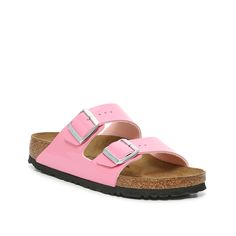 Birkenstock-Arizona Sandal - Women's Upgrade your casual footwear with the Arizona sandals from Birkenstock. The easy-to-wear slip-on design and a contoured footbed make this a comfortable and supportive option for everyday wear. Summer Birkenstock, Pink Birkenstocks, Back To School Shoes, Trendy Shoes Sneakers, Birkenstock Sandals Arizona, Preppy Shoes, Preppy Stuff, Shoe Wishlist, Casual Footwear