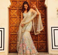 Sharara Suit Designs, Green Sharara, Sharara Designs, Sangeet Outfit, Butterfly Net, Trendy Outfits Indian, Traditional Indian Dress, Kriti Sanon