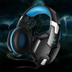 the gaming headset is designed to look like an alien head