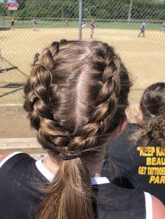 Softball Braids, Carnival Hair, Basketball Hair, Brown Hair Styles, Softball Hair, Hairstyle Girls, Sports Hair, Softball Stuff, Softball Season