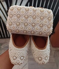 Footwear For Bride Indian, Warm Winter Boots Women, Bride Purse, Bridal Bags, Bridal Clutch Purse, Embroidered Clutch Bag, Flower Jewelry Designs, Bridal Jewelry Sets Brides, Indian Shoes