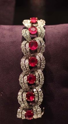 ➗CARTIER Ruby and Diamond Elizabeth Taylor Jewelry, Jewellery Exhibition, Red Stones, Ruby Bracelet, Ruby Jewelry, Olivia Palermo, Elizabeth Taylor, I Love Jewelry, Gorgeous Jewelry