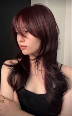 Waves With Bangs, Soft Wavy Hair, Messy Look, Winter Hair Color Ideas, Korean Winter, Hair Inspiration Long, Hair Color Streaks