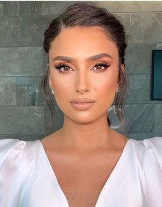 Bridal Makeup 2023 Brown Eyes, Brown Eye Brunette Makeup, Natural Makeup Look For Brown Eyes, Brown Makeup Looks Wedding, Makeup For A Black Tie Event, Natural Bridal Makeup Brunette Brown Eyes, Wedding Make Uo Brown Eyes, Shay Mitchell Makeup Wedding, Soft Glowy Makeup Wedding Brown Eyes