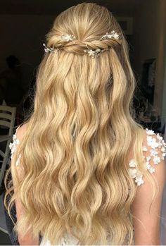 Prom Curly Hairstyles, Half Bun Hairstyle, Bridesmaid Hair Inspo, Half Bun