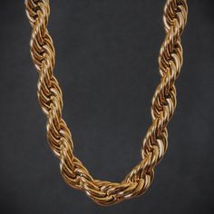 A classic chain with a traditional design, perfect for chain lovers. Unlike our previous rope chain models, this chain is 10mm thick, a huge size that will make this piece never go unnoticed. In addition, it is made of stainless steel and plated in 18k gold, so it will not fade color or deteriorate over time. Classic Rope Chain Link Necklace, Classic Link Chain Necklace With Rope Detail, Classic Link-style Rope Chain Necklace, Classic Rope Chain Necklace, Stainless Steal, Fade Color, Rope Chain, Traditional Design, 18k Gold