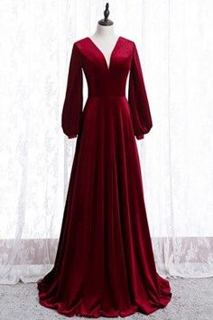 Burgundy Evening Dress Long Sleeve, White And Burgundy Outfit, Velvet Dress Hijab, Velvet One Piece Dresses, Velvet Gown Design, Long Velvet Dress, डिजाइनर कपड़े, Velvet Dress Long, Red Long Sleeve Dress