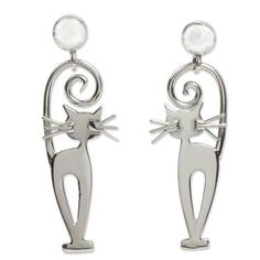 By Guillermo Arregui, these whimsical earrings depicts sleek pampered pussycats. The artisan works in gleaming silver, from the legendary mines of Taxco. .925 Sterling silver Silver Cat, Silver Dangle Earrings, Sterling Silver Dangle Earrings, Cat Earrings, Silver Earrings Dangle, Jewelry Packaging, Kitty Cat, Jewelry Gift Box, Meet The Artist