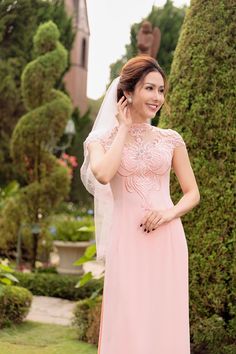 Modern collar Fabric: Crepe, lace, beading Short sleeves Type: Modern ao dai Bridal Ao Dai, Modern Ao Dai, Lace Beading, Garment Cover, Pattern Code, Lovely Couple, Elegant Man, Pants For Men, Lace Patterns