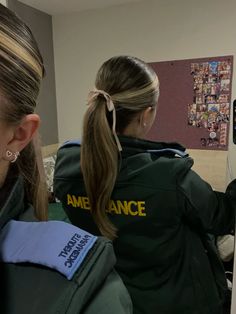 #paramedic #ambulance #studentparamedic Emt Aesthetic Collage, Paramedicine Aesthetic, Paramedic Vision Board, Paramedic School Aesthetic, Paramedic Australia, Emt Class Aesthetic, Female Emt Aesthetic, Emergency Nurse Aesthetic