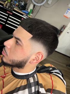 Puerto Rican Haircut, Temper Fade, Taper Fade Alto, Mid Drop Fade, Buzzcut Men Fade, Man Bun Curly Hair, Buzz Cut Boys, Men Short Hair Fade, Types Of Fade Haircut