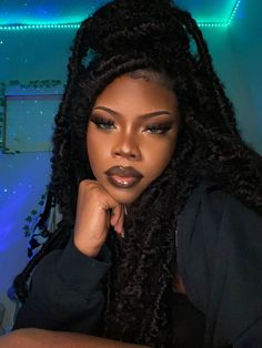 Dark Makeup Looks, Faux Locs Hairstyles, Dark Skin Beauty, Girls Braids, Dark Makeup, Locs Hairstyles, Baddie Hairstyles, Girls Makeup, Black Girls Hairstyles