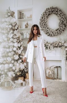 Gaun Fashion, Chique Outfits, White Suit, בר מצווה, Woman Suit Fashion, Pantsuits For Women, Classy Work Outfits, Graduation Outfit