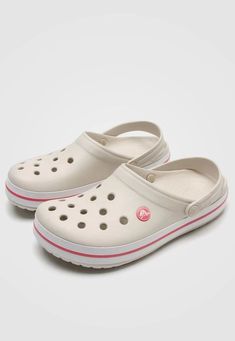 Crocs Vsco, Crocs Store, Mochila Jansport, Crocs Ideas, White Crocs, Crocband Clog, Crocs Sandals, Dr Shoes