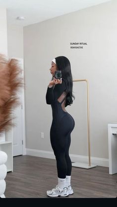 Black Women In Gym Aesthetic, Stylish Gym Outfits For Women, Pilates Body Black Women, Gym Goals Aesthetic, Gym Body Goal Black Women, Gym Outfit Black Women, Gym Body Women Goals, Gym Body Black Women, Gym Fits Women