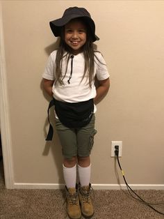 Dress up your camp shirt Camping Costume, Tourist Costume, Camper Outfit, Camp Dress, Summer Camp Themes, Spirit Week Outfits, Camping Family, Diy Costumes Kids, Fall Camping