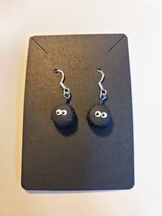 Do you love Spirited Away?!  Do you find the soot sprites to be absolutely adorable?! Perhaps a pair of Soot Sprite earrings to accompany you on your daily activities are the perfect thing for you then!  Each individual sprite will have a different expression. The earrings are made from hypoallergenic stainless steel, polymer clay, and painted myself! As always, feel free to message me if you are interested in something that I do not have listed! I am more than happy to do a custom order. Biology Jewelry, Soot Sprite, Anime Earrings, Video Game Decor, Soot Sprites, Geek Jewelry, Geek Decor, Light Weight Earrings, Anime Inspired