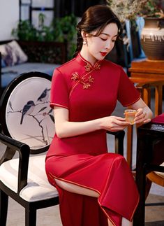 Chinese retro style, silk satin plain long Qipao#qipaodress #weddingqipao#cheongsamdress#weddingcheongsam Qipao Gown, Long Qipao