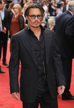 johnny depporard at the uk premiere of pirates of the carraige