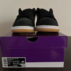 Dunk Low Sb Low Pro Black Gum Size 11.5 Mens/ 13 Womens Brand New $220 Or Best Offer. These Dunks Are Brand New And Come With An Extra Set Of White Laces! They Are From Retailers And 100% Authentic. If You Want To Check Anything Else Out Let Me Know, I’m Always Up For Offers, And No Low Balling! Nike Shoes Dunk Low, Nike Air Tailwind, Nike Shox Nz, Nike React Vision, Nike Air Max 2090, Black Basketball Shoes, Nike Sb Zoom, Nike Zoom Pegasus, Wrestling Shoes