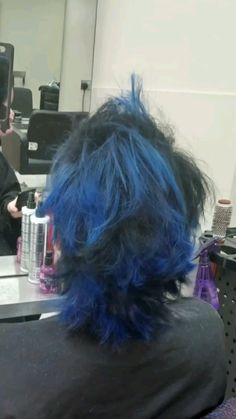 Hair Dye Ideas Shoulder Length, Black And Blue Hair Men, Dark Blue Hair Men, Black And Blue Hair Short, Blue Mullet, Blue Hair Dye Ideas, Dark Blue Hair With Light Blue Streaks, Blue And Black Hair, Blue Tips Hair