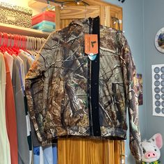 Field & Stream Kids Insulated Camo Jacket. Waterproof, Wind Proof, And Breathable. Never Worn! Fall Camouflage Outerwear With Fleece Lining, Fall Camouflage Outerwear For Hiking, Camouflage Outerwear For Fall Outdoor Activities, Winter Camouflage Outerwear For Hiking, Winter Camouflage Hiking Outerwear, Camouflage Long Sleeve Outerwear For Outdoor, Military Camouflage Hooded Jacket For Outdoor Activities, Hiking Vest, Camo Quilt