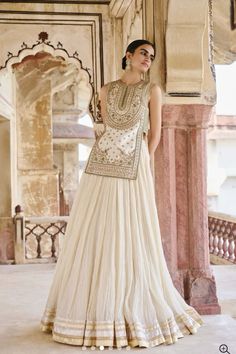 Marriage Dress, Anita Dongre, Indian Weddings, Hand Embroidery Stitches, Wedding Wear, Saree Blouse, Indian Wedding, Lehenga, Fashion Show