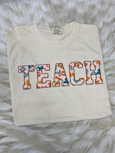 Seriously obsessed! The perfect shirt for your favorite teacher or librarian ❤️ Please leave seller a note if you’d prefer a different sweatshirt color Diy Fourth Of July Shirt, Teacher Librarian, Reading Library, Teaching Shirts, Fourth Of July Shirts, Shein Outfits, Favorite Teacher, Teacher Tees