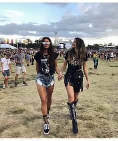 Hip Hop Music Festival Outfits, Hip Hop Festival Outfits, Austin City Limits Outfit, Best Festival Outfits, 2023 Festival Outfits, Hip Hop Concert Outfit, Tomorrowland Outfit, Country Music Festival Outfits