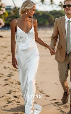 Beach Setting, Wedding Dressses, Wedding Dr, Wedding Look, Chic Fashion, Satin Dress, Back Design, Wedding Looks, Home Wedding