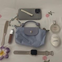 Everyday Bag Essentials, My Style Bags, Purse Essentials, Handbag Essentials, Longchamp Bags, Bag Insert, What In My Bag