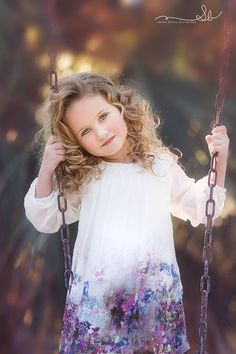 Sandra Bianco- a stunning child portrait. Love the swing idea for any age Vogue Kids, Wow Photo, Kids Portraits, Portrait Ideas