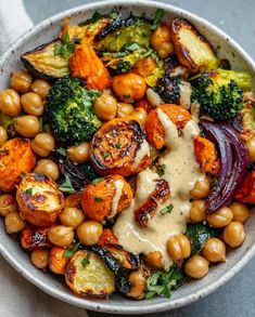 Chickpea Bowls, Jamie Oliver Recipes, Veggie Bowl, Fun Easy Recipes, Broccoli Florets, Mediterranean Diet Recipes, Roasted Veggies, Brussels Sprouts