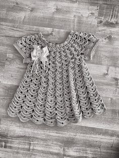 Supe rsoft crochet dress for a little princess Crochet Girls Dress Pattern, Carnival Ideas, Crochet Knit Dress, A Little Princess, Crochet Girls, Old Dresses, Crochet Baby Clothes, Crochet Bunny, Knitted Dress