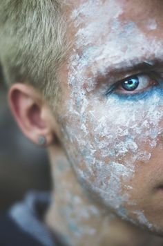 Jack Frost Makeup, Jack Frost Costume, Snow Hair, Frozen Face, Special Occasion Makeup, Angel Makeup, Ghost Of Christmas Past