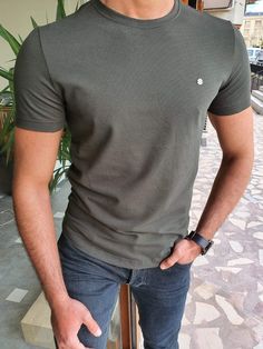 🔥 NEW COLLECTİON Collection : SPRİNG / SUMMER - 21 Product : Slim-fit crew neck short sleeve T-shirt khakiColor code : KHAKIAvailable Size : S-M-L-XL-XXLT-shirt material : %50 cotton , %50 Polyester Machine washable : Yes Fitting : slim-fit Package included : T-shirt Washing instructions : Wash ın 30 degree water reversely with detergent for color clothes and with appropriate colored clothes. Dry by hanging up . Summer Khaki Crew Neck Tops, Fitted Crew Neck T-shirt In Khaki, Basic Khaki T-shirt For Summer, Basic Khaki Short Sleeve Tops, Khaki Crew Neck T-shirt For Summer, Summer Khaki Crew Neck T-shirt, Casual Khaki Short Sleeve T-shirt, Casual Khaki T-shirt For Summer, Khaki Cotton Short Sleeve T-shirt