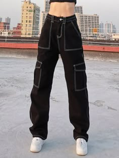 Baggy Jeans Fashion, Loose Trousers Women, Loose Cargo Pants, Baggy Fashion, Korean Jeans, Pants Korean, Streetwear Mode, Moda Jeans, Black Cargo Pants